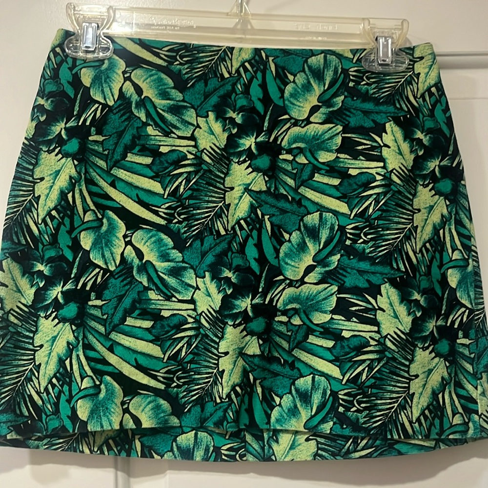 Divided brand women’s Hawaiian mini skirt size 4